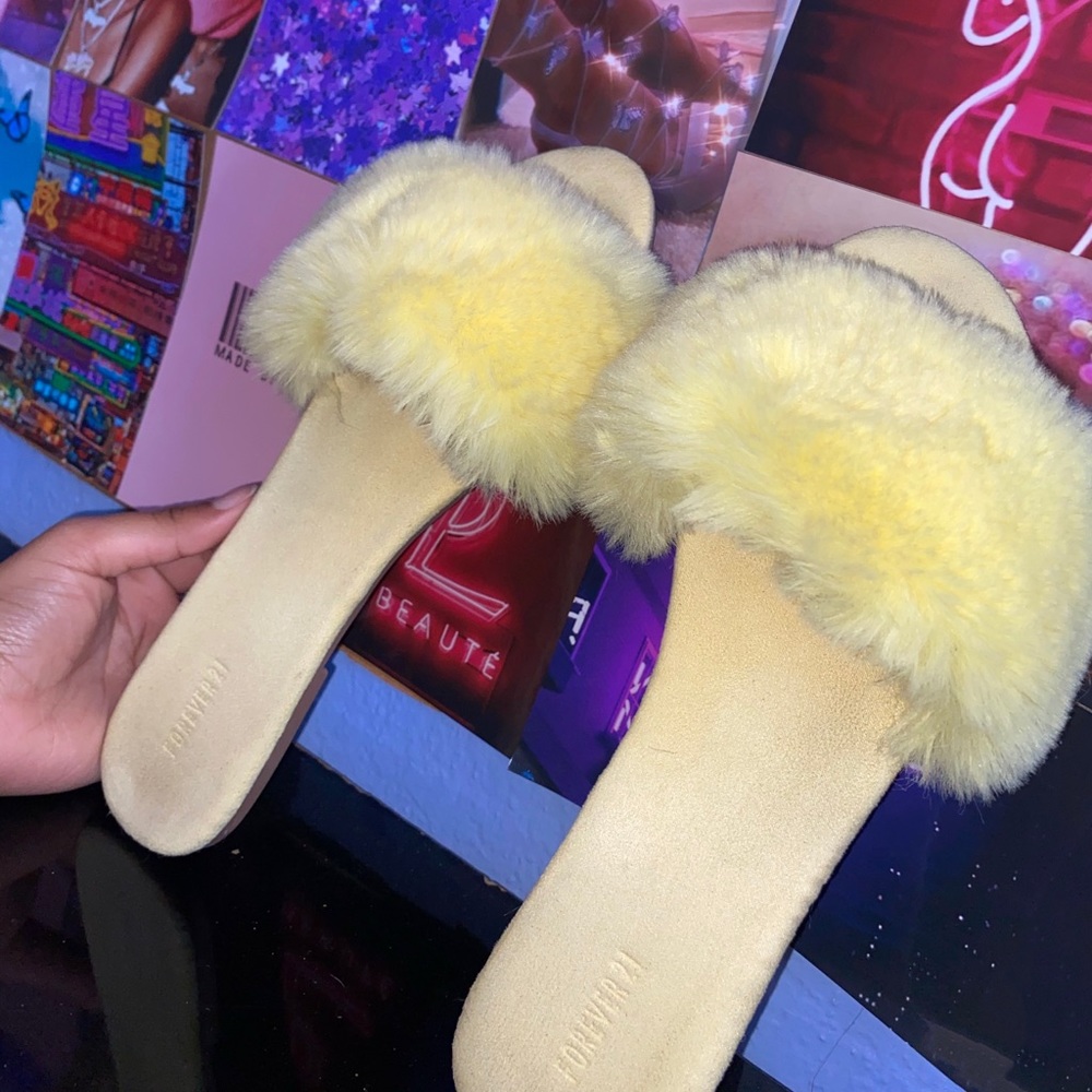 pastel yellow faux fur fluffy slides